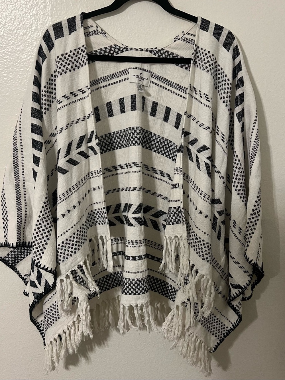 American Eagle Black White Geometric Fringe Poncho Shawl One Size 100% Cotton